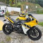 2010 Yamaha R1 Crossplane (Akrapovic)