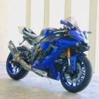 2017/2019 Yamaha YZF-R1 (Black Engine BX4)