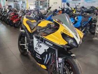 Yamaha r1