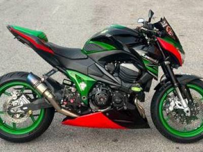 Kawasaki Z800 Green Red Akrapovic z8 full loan