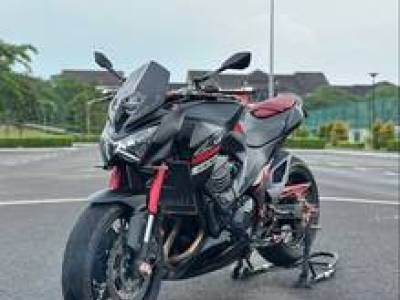Kawasaki Z800 sugomi low milleage