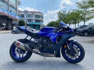 2025 Yamaha YZF R1 Latest Model Akraprovic