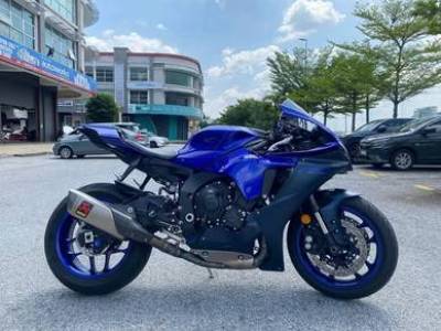 2025 Yamaha YZF R1 Latest Model Akraprovic