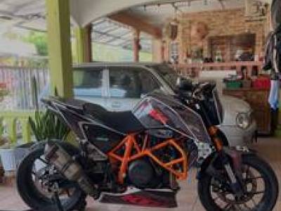 KTM 690 Duke R
