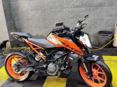 KTM duke 200