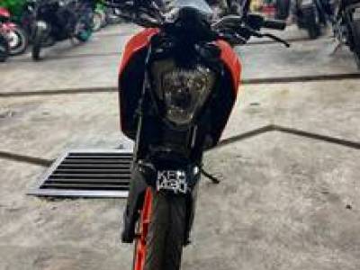 1YR WRT 2021 KTM Duke 200