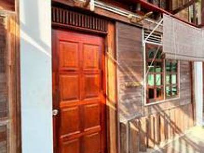 Labuan Gersik / Saguking / Jawa / Parit Semi-Detached House For Rent