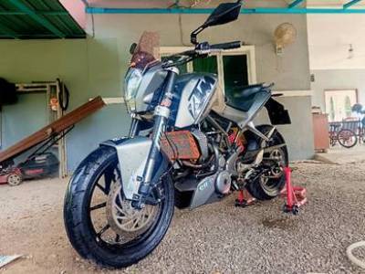 jualan urgent ktm duke 390 v1 2015