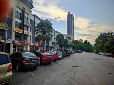 Selangor Seri Kembangan Partially Furnished 3 Elements @ Seri Kembangan Service Residence For Rent