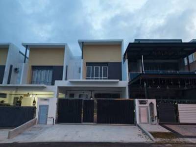 Rumah Teres 2 Tingkat Untuk Disewa Bandar Seri Impian Kluang 4 Bilik