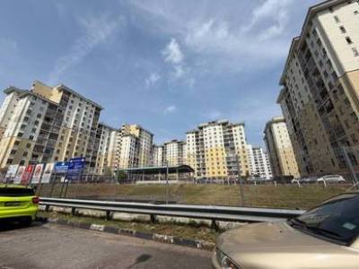 APARTMENT LARKIN IDAMAN l BELOW MARKET l NEAR CIQ l FULL LOAN