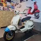 Vespa 946 Dibalut Warna Hijau Lime Bertema Kepala Kelinci Edisi Tahun  Kelinci Harga Selangit - Metro Sulteng